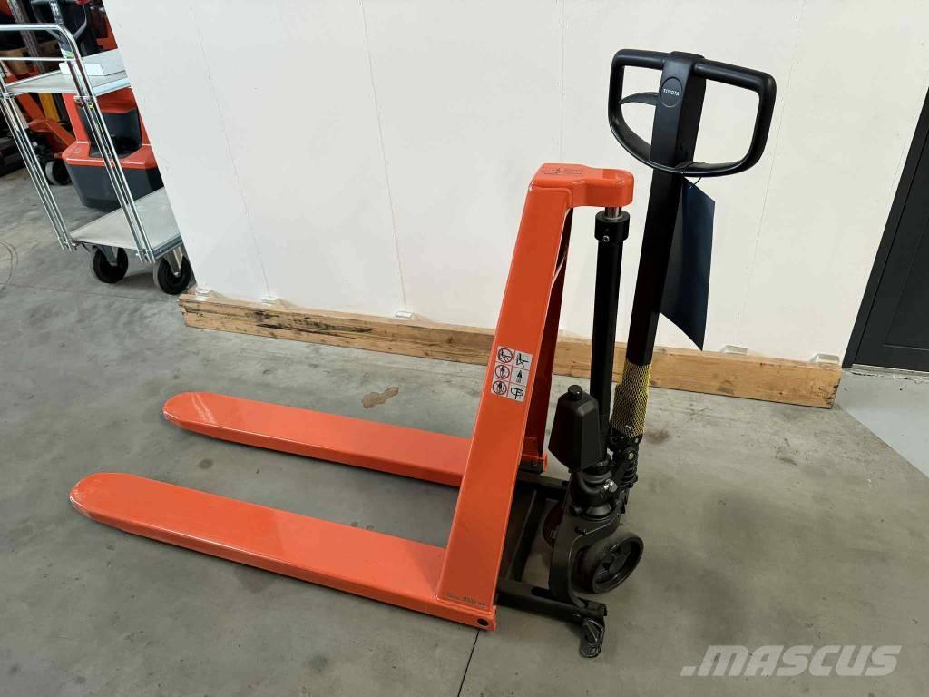 Toyota HHM 100 Hand pallet truck