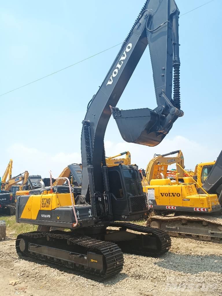 Volvo EC 240 Crawler excavators