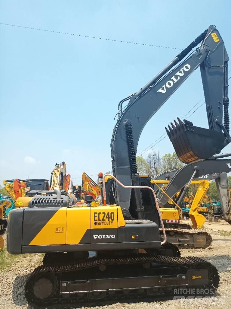 Volvo EC 240 Crawler excavators