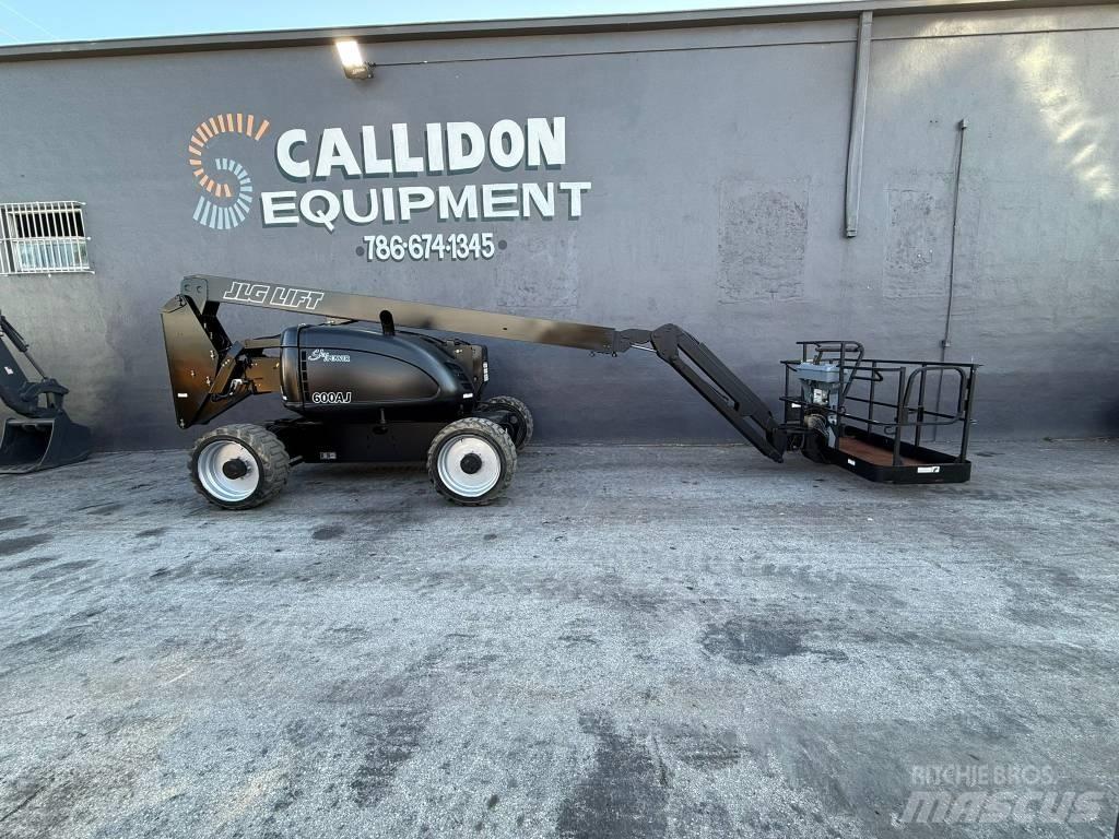 JLG 600 AJ Articulated boom lifts