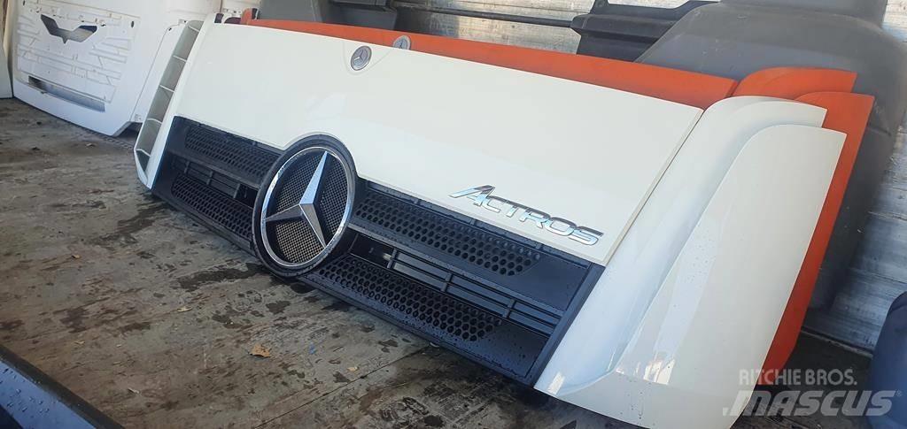 Mercedes-Benz Actros Cabins and interior