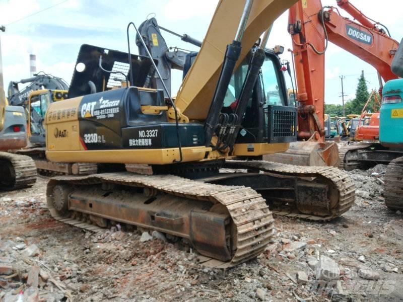 CAT 323 D L Crawler excavators