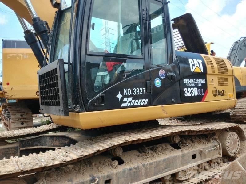 CAT 323 D L Crawler excavators