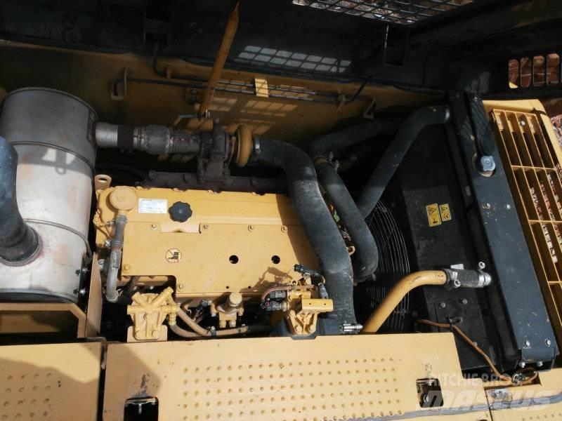 CAT 323 D L Crawler excavators