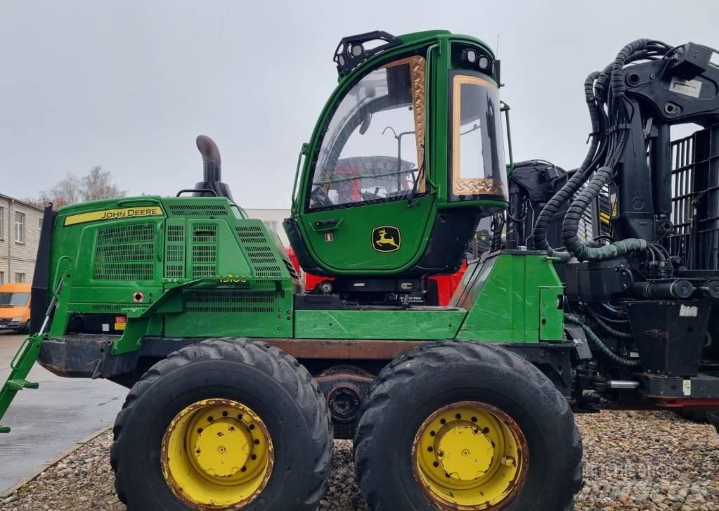 John Deere 1910 G Forwarders