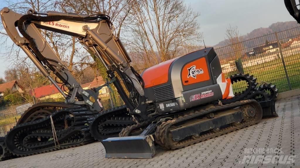 Akula DR300 Demolition excavators