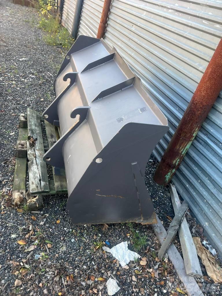 Norje Skopa 180 cm Buckets