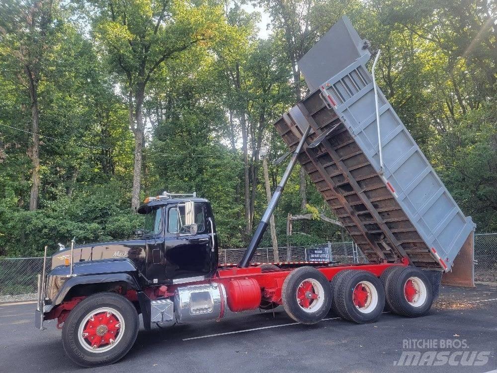 Mack RD688S Tipper trucks