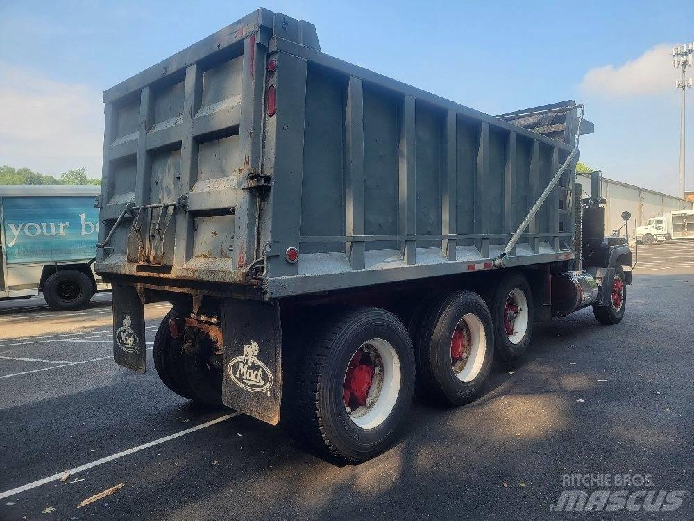 Mack RD688S Tipper trucks