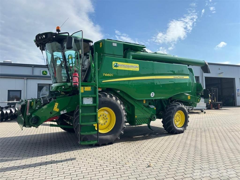 John Deere T660i Combine harvesters