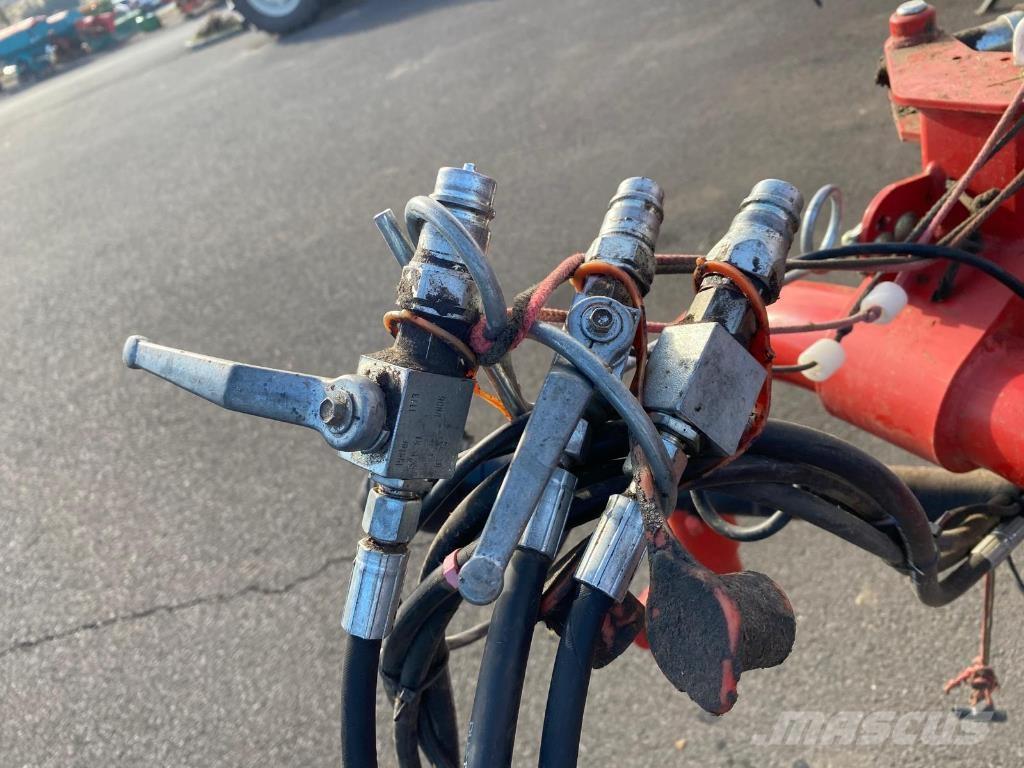 Kverneland 9476 c Windrowers