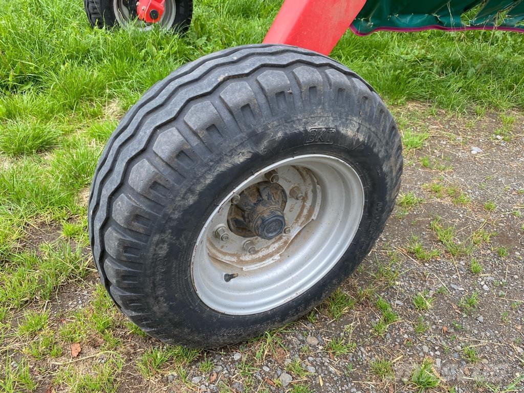 Kverneland 9476 c Windrowers