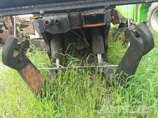 Valtra T 151 WOM Booms and arms