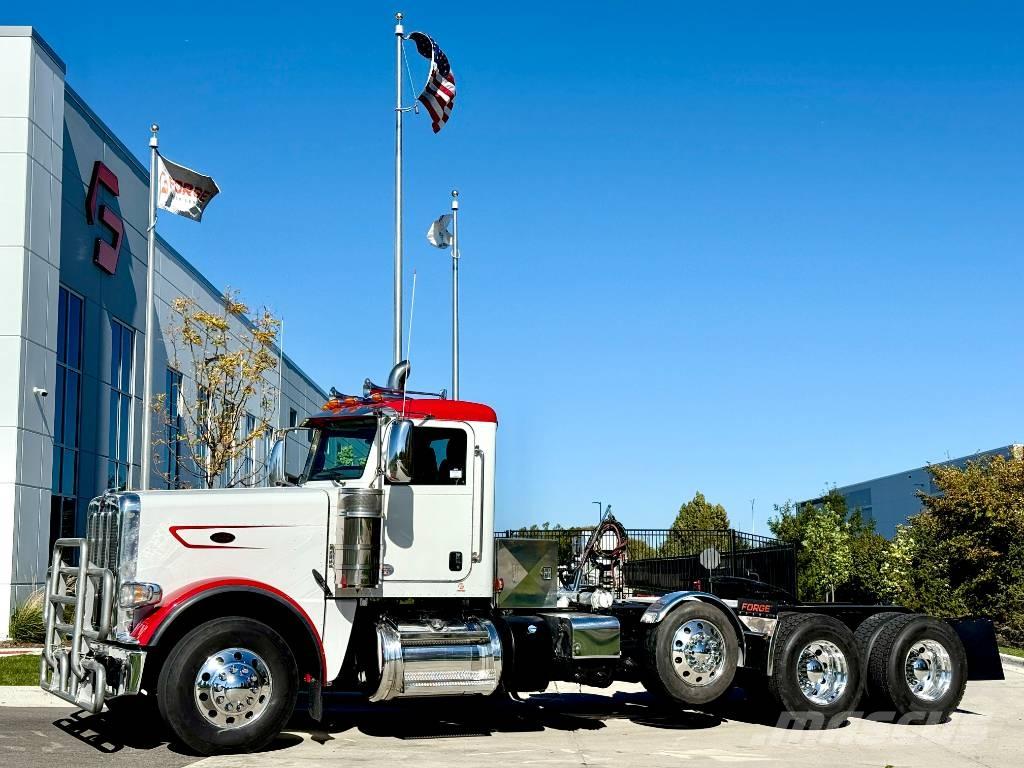 Peterbilt 389 Prime Movers