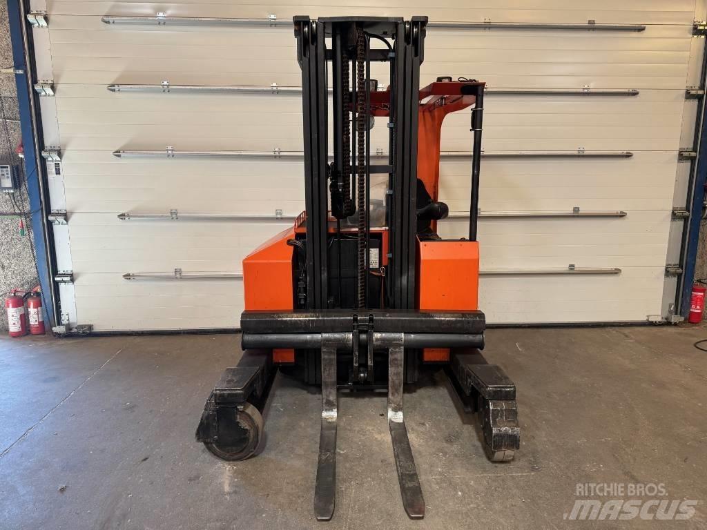 BT FRE 270 4-way reach truck