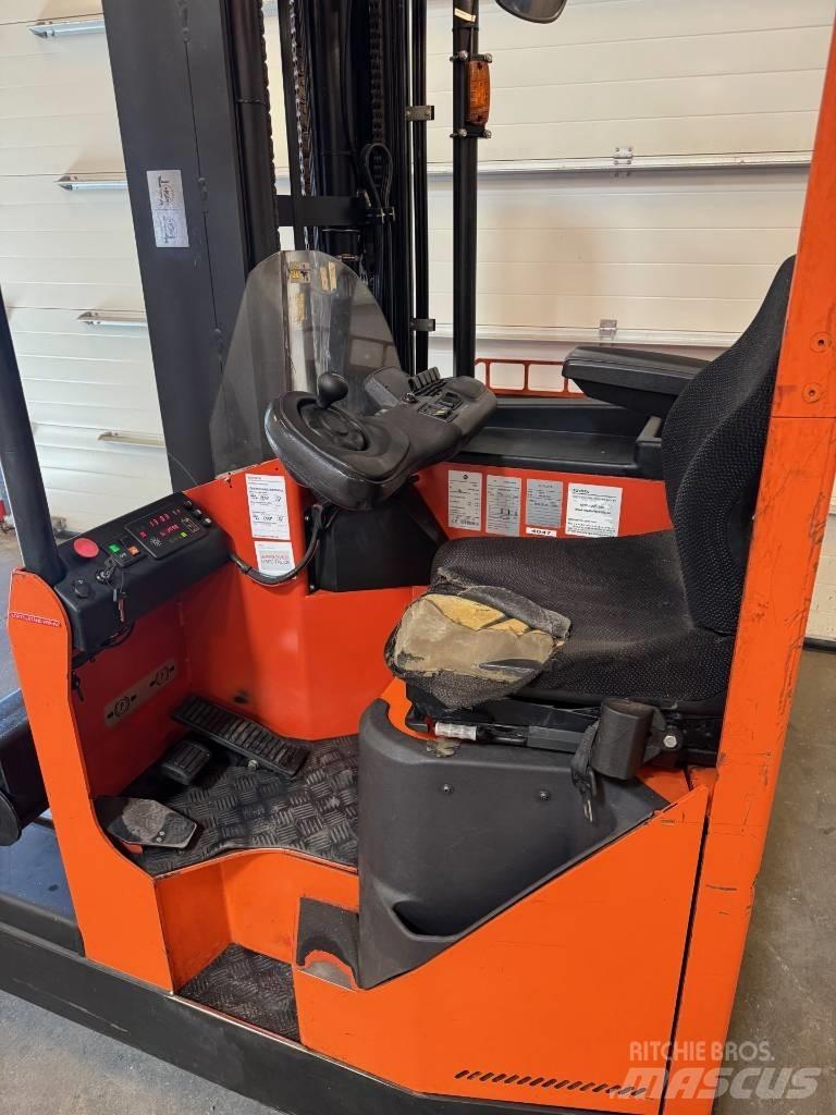 BT FRE 270 4-way reach truck