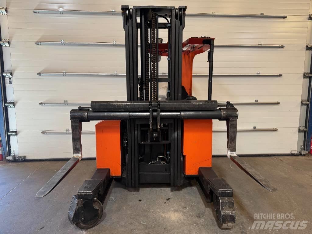 BT FRE 270 4-way reach truck