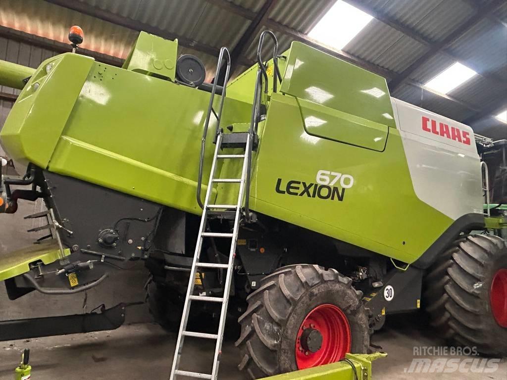 CLAAS Lexion 670 Combine harvesters
