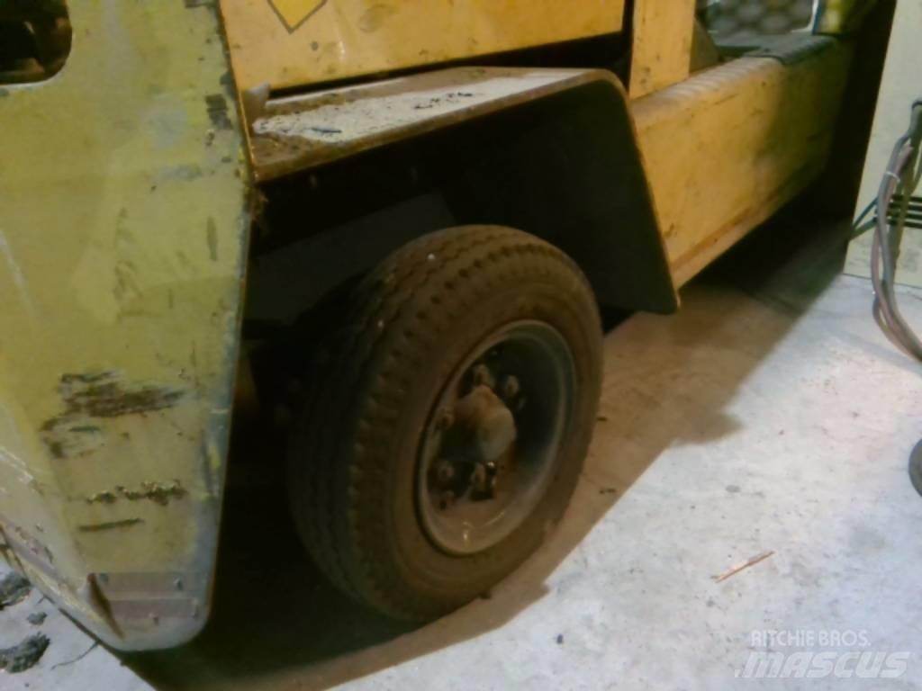Toyota 2TG10 Tow truck