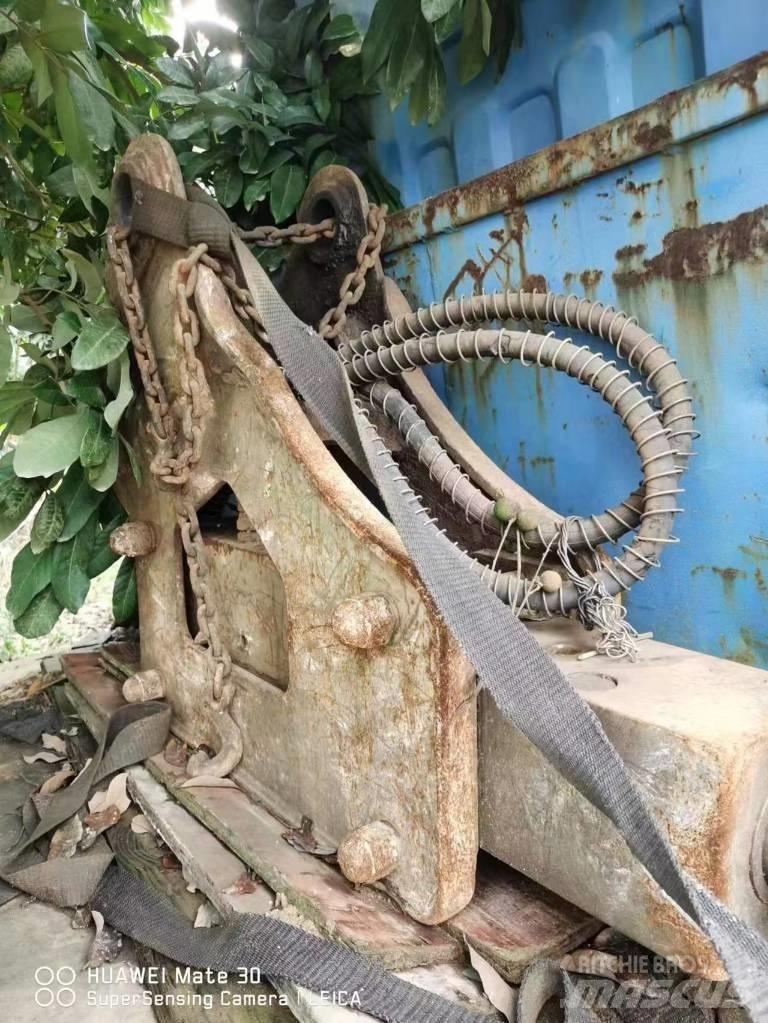 Sumitomo S160 Crawler excavators