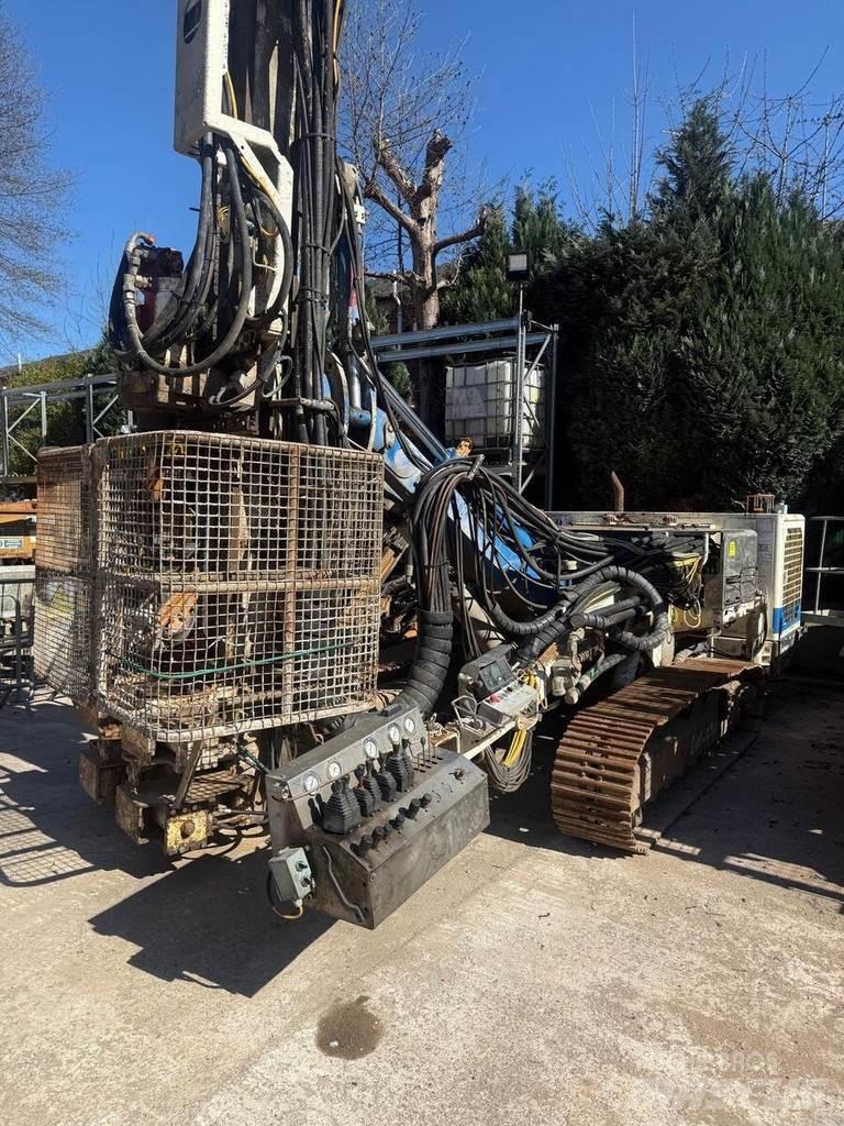 Soilmec SM 401 Anchor drill rigs