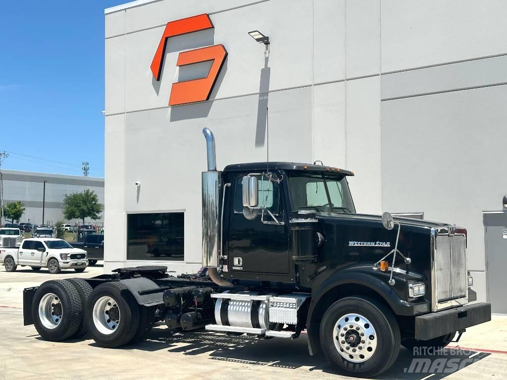 Western Star 4900 Prime Movers