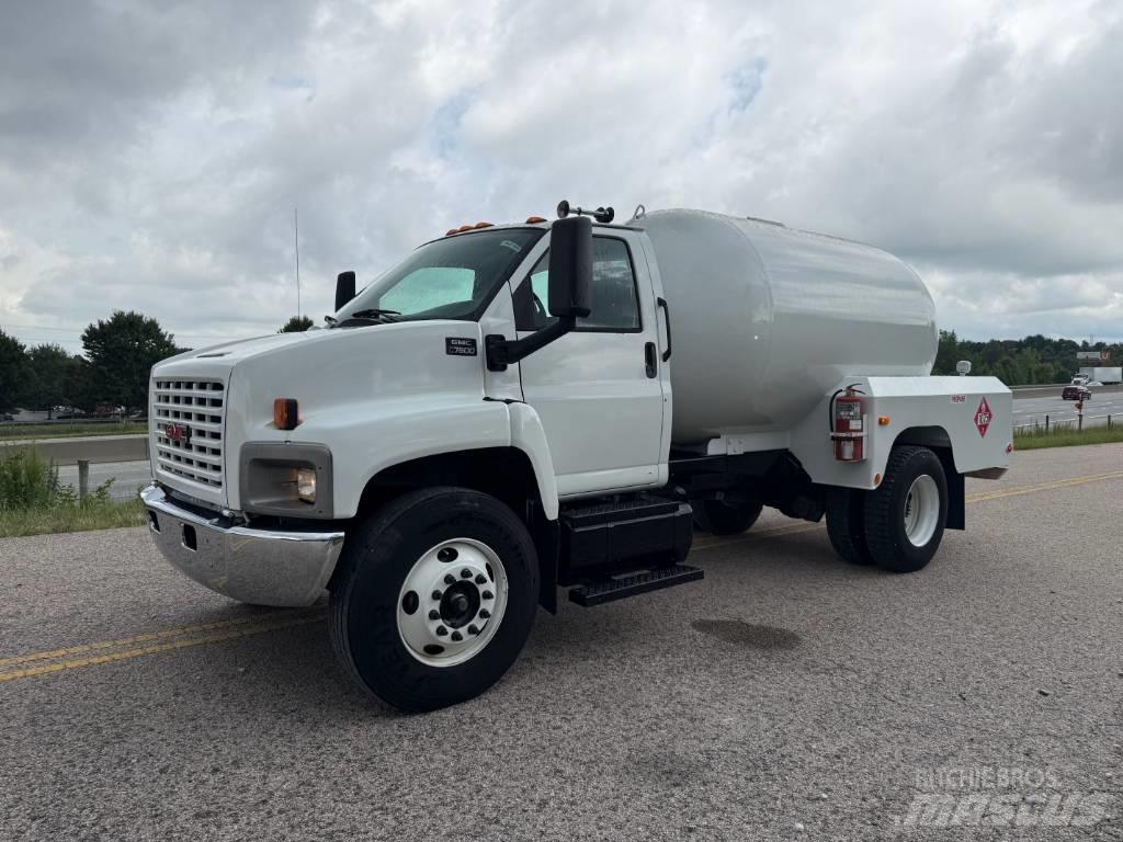 GMC C7500 Tanker trucks
