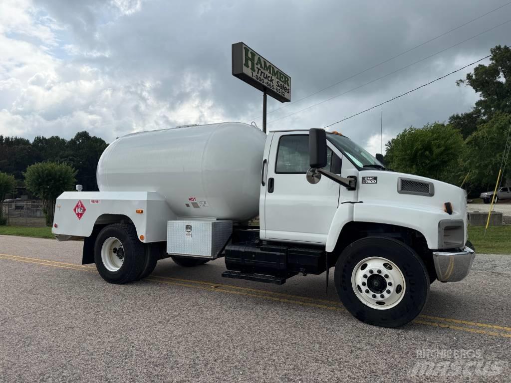 GMC C7500 Tanker trucks
