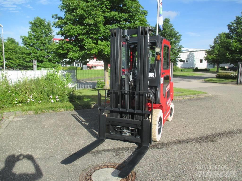 EP EFL 252 Electric forklift trucks