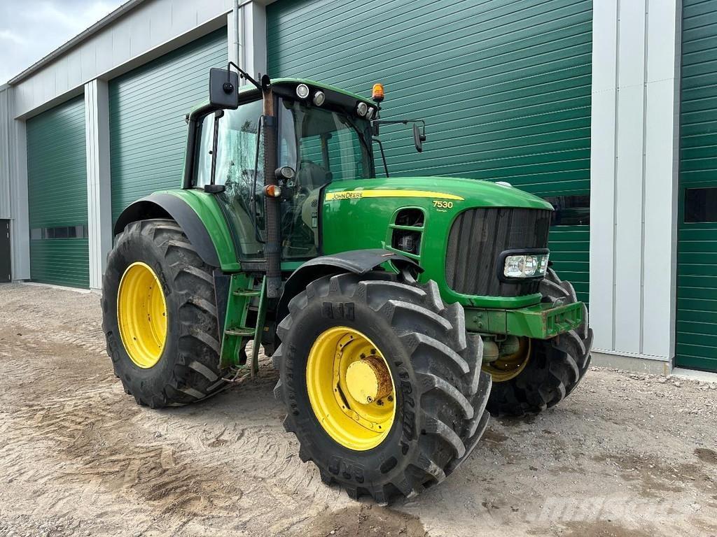 John Deere 7530 Tractors