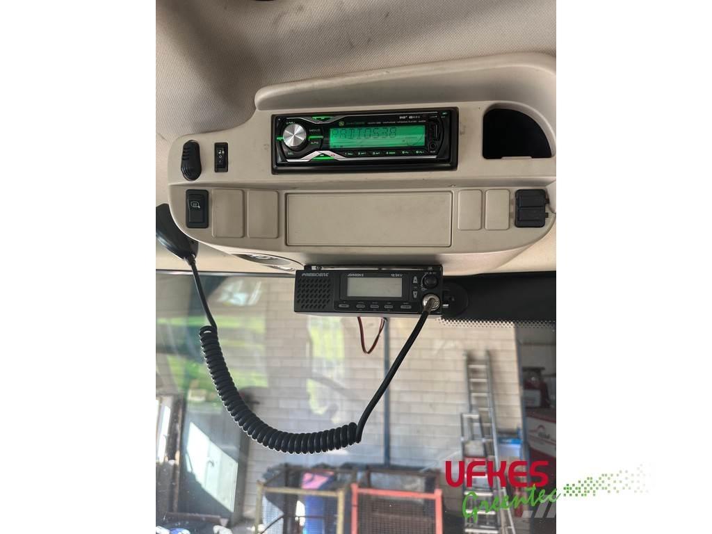 John Deere 6215 R Tractors