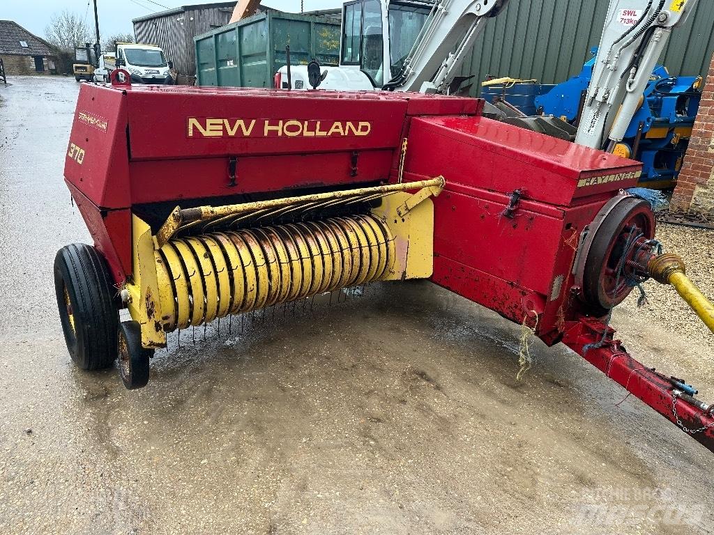 New Holland 370 Square balers