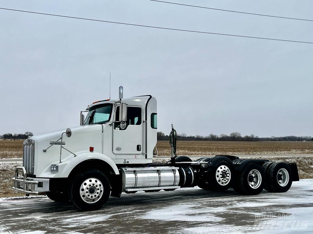 Kenworth T 800 Prime Movers