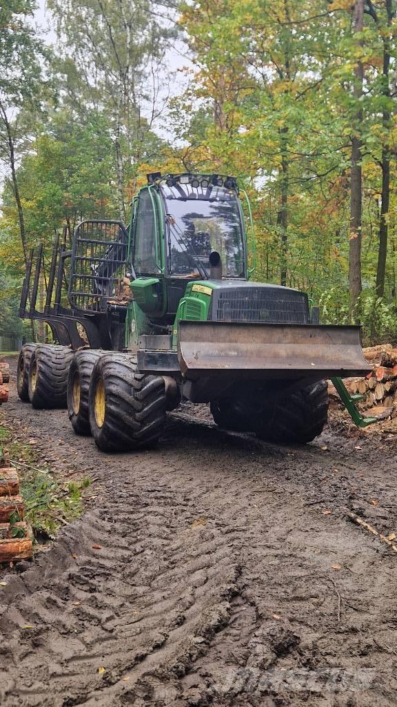 John Deere 1010 E Forwarders