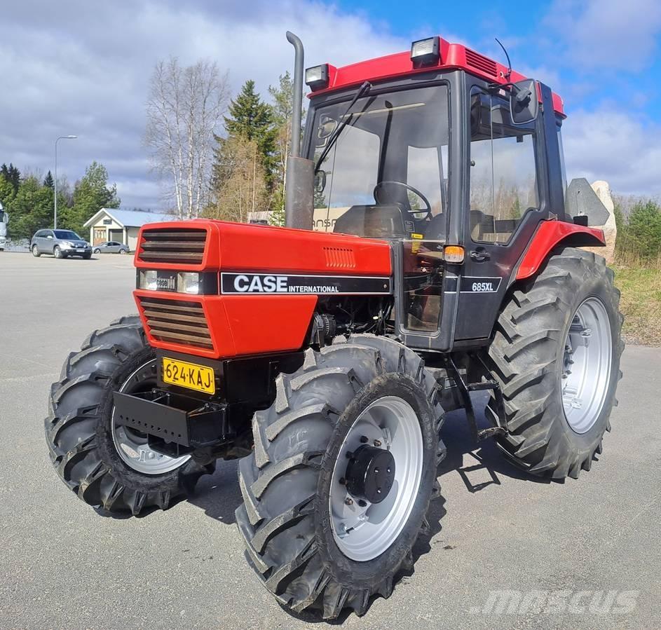 Case IH 685 XL Tractors