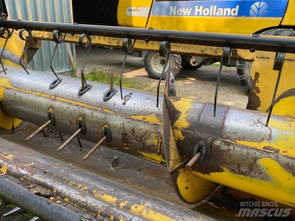 New Holland CS 6050 Combine harvesters