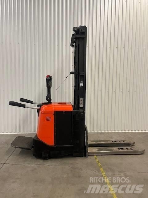 BT SPE 125 L Pedestrian stacker