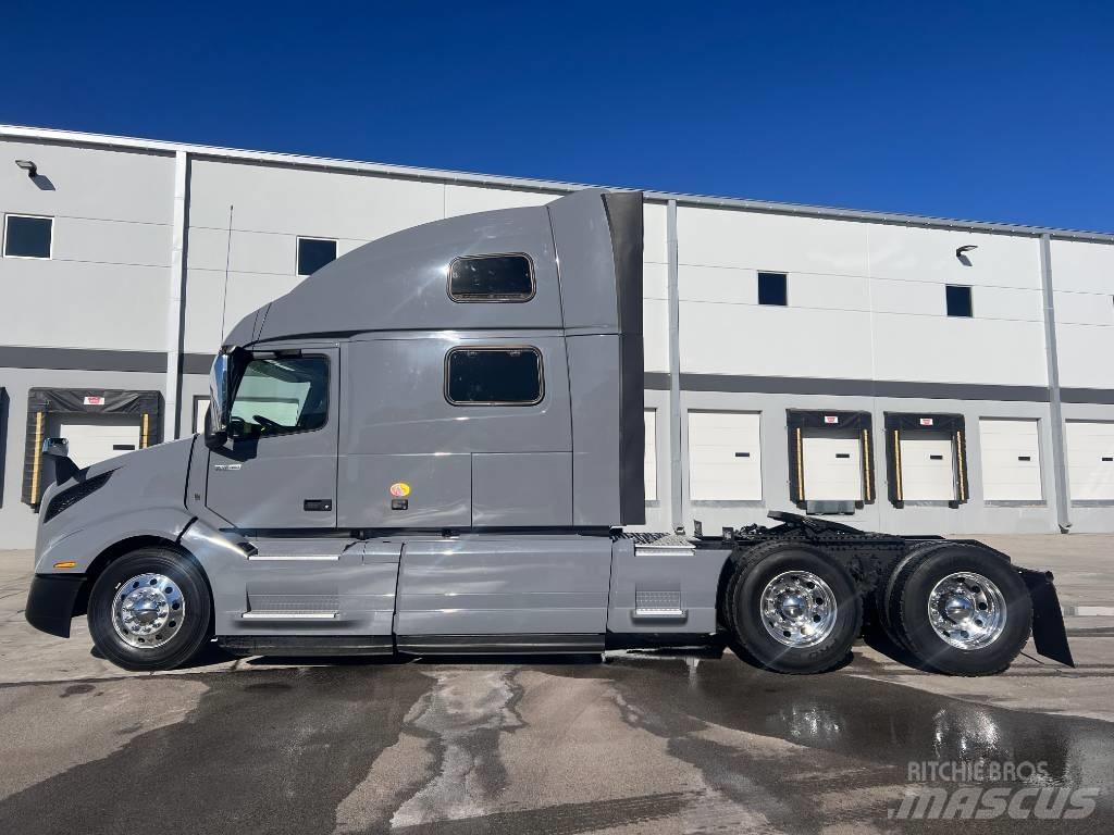 Volvo VNL860 Prime Movers