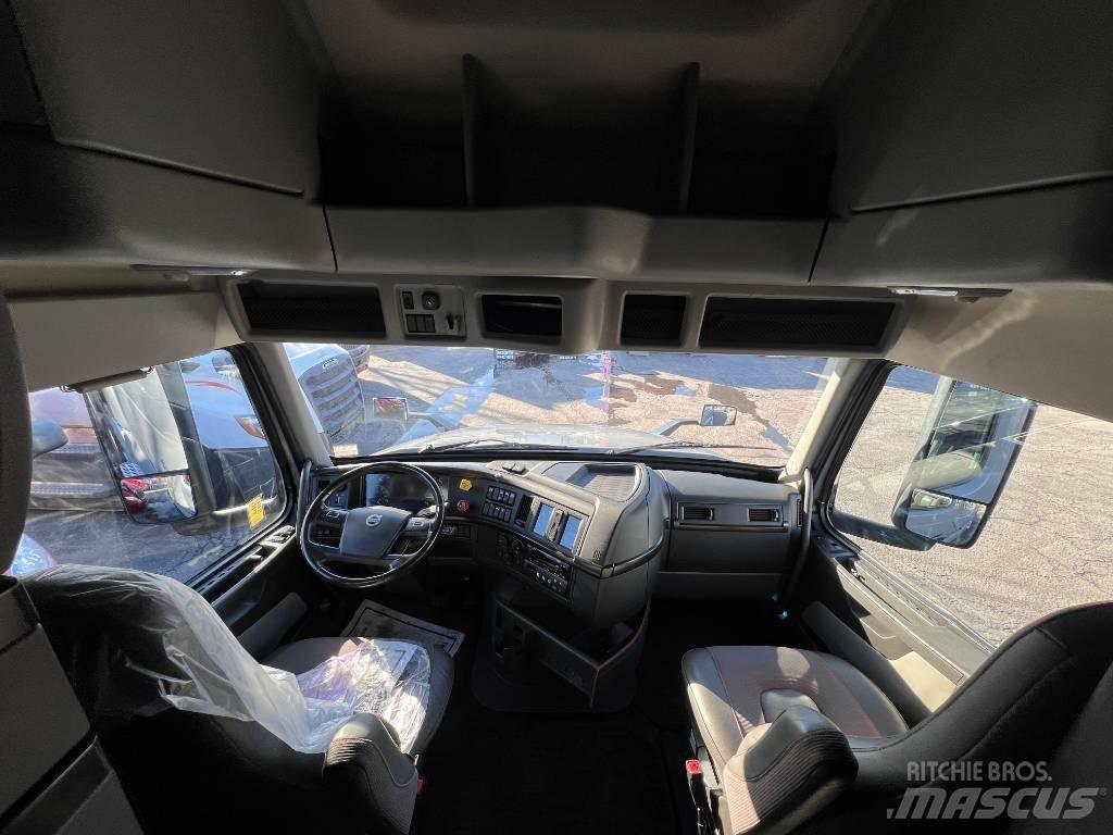Volvo VNL860 Prime Movers