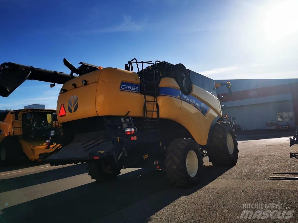 New Holland CX 8.90 Combine harvesters