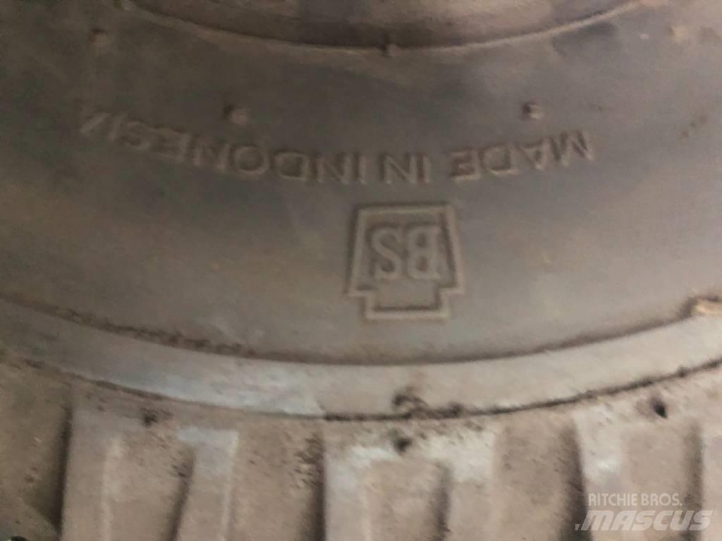 Bridgestone 21x8-9 Tyres, wheels and rims