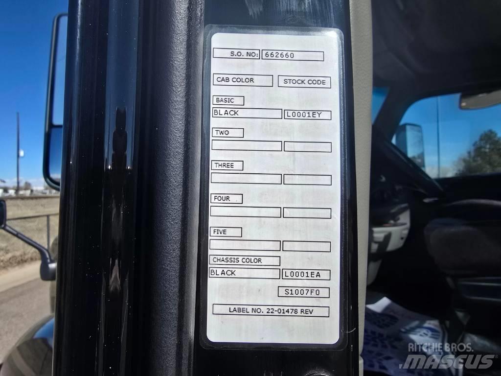 Peterbilt 579 Prime Movers
