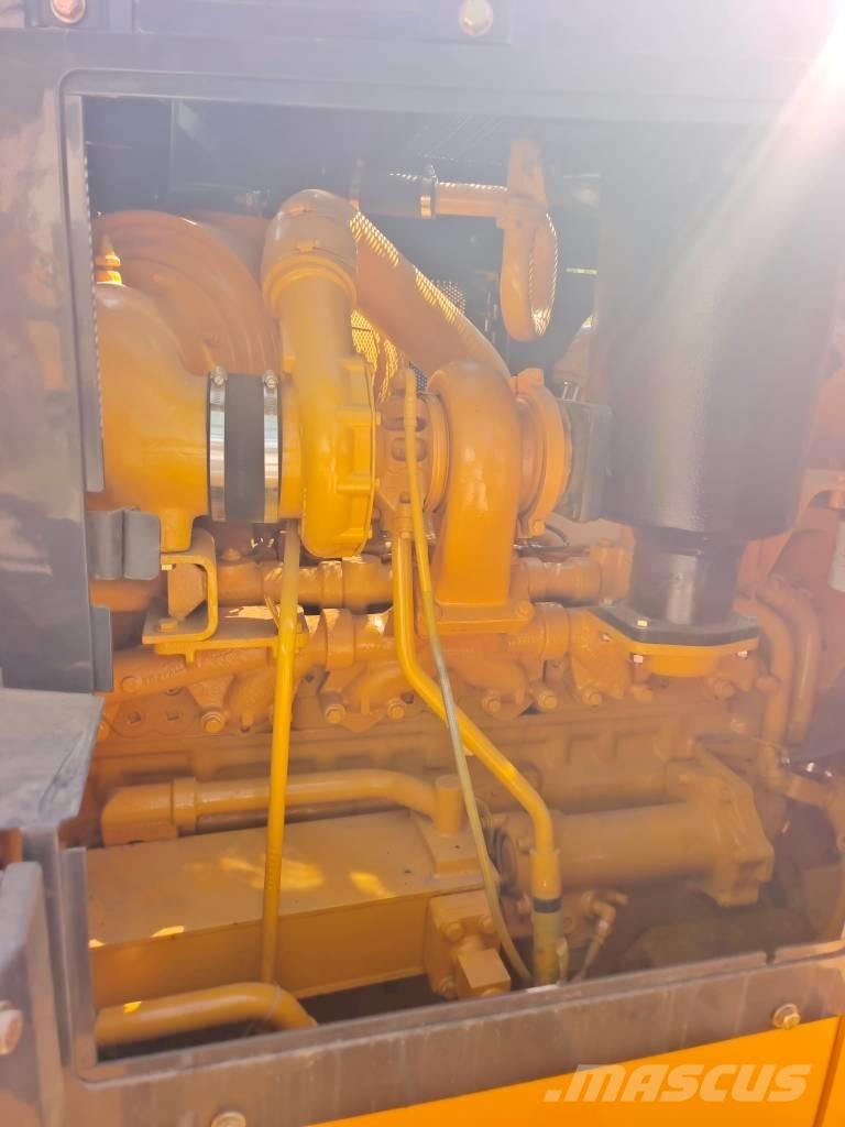 Shantui SD 22 Crawler dozers