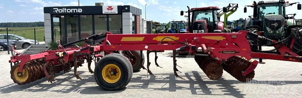 Väderstad Topdown300 Cultivators