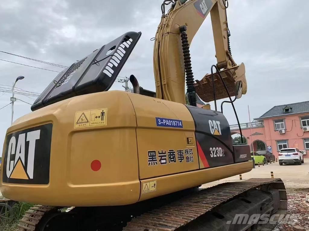 CAT 323 D L Crawler excavators