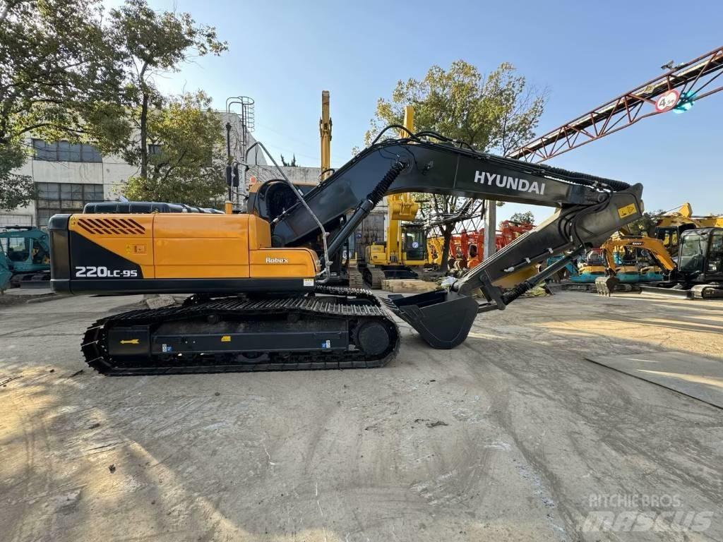 Hyundai 220LC-9 Crawler excavators