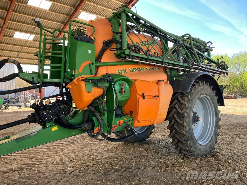 Amazone UX 5200 Trailed sprayers