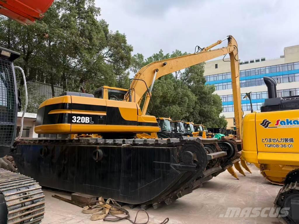 CAT 320 B L Amphibious Excavators