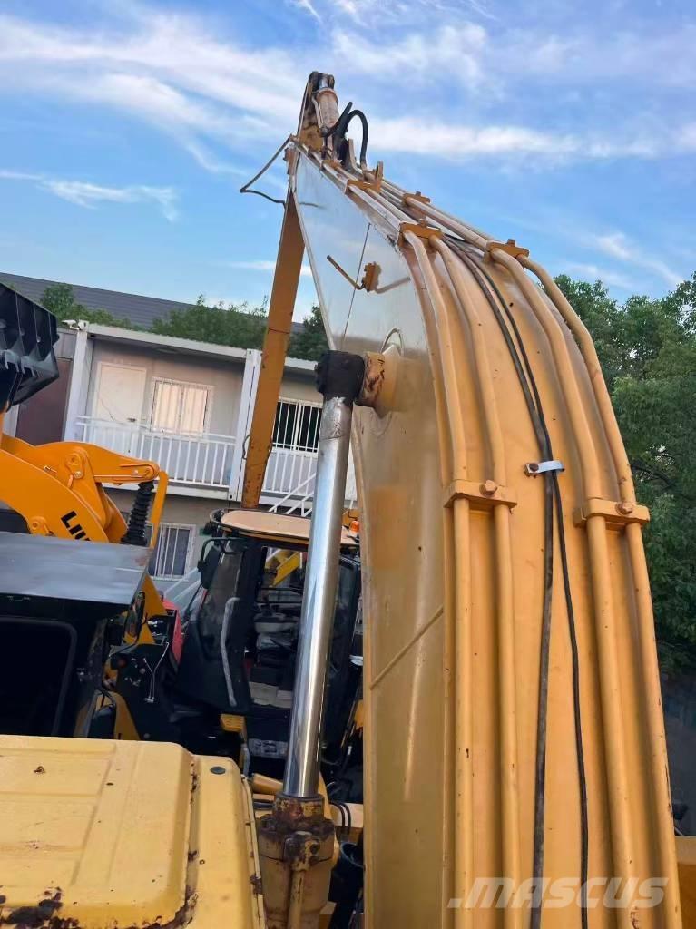 CAT 320 B L Amphibious Excavators