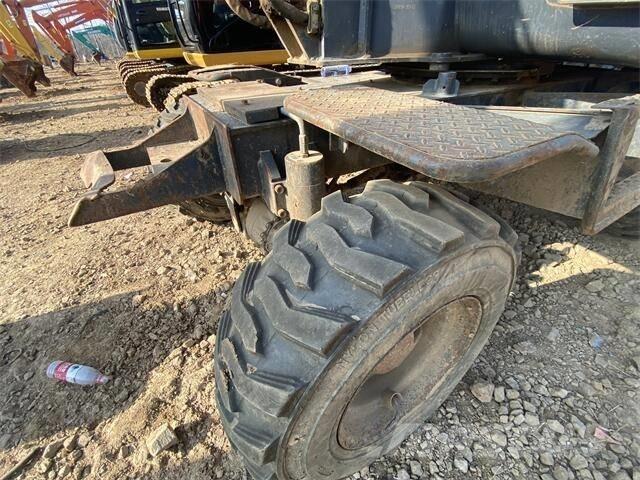 Doosan DX60W Wheeled excavators